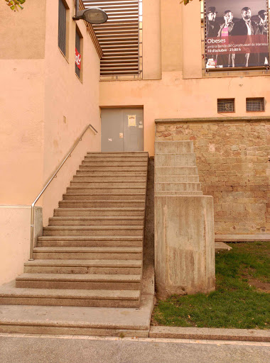 Centro de Yoga Associació de Circ La Crica – Manresa