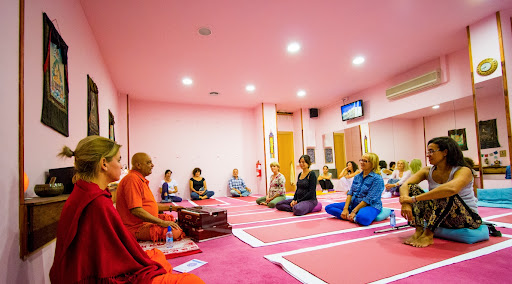 Centro de Yoga Dharmayoga Rubí Centro de Yoga – Rubí