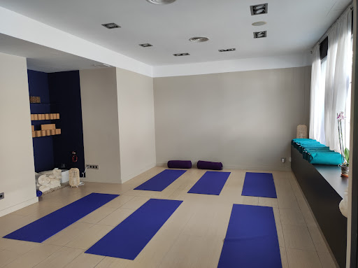 Centro de Yoga MAHILA IOGA I TERÀPIES – Sant Vicenç dels Horts