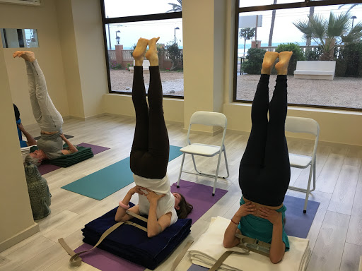 Centro de Yoga Mar en calma Iyengar yoga – El Campello