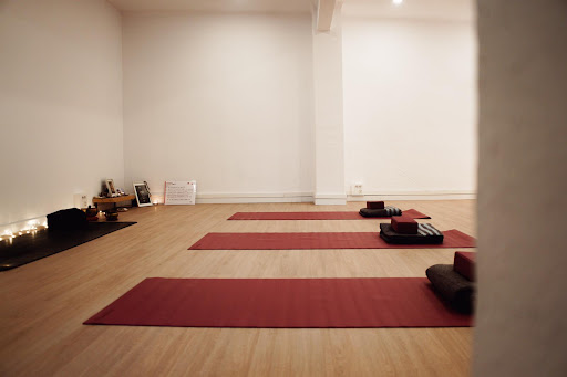 Centro de Yoga OM TAO Badalona – Badalona