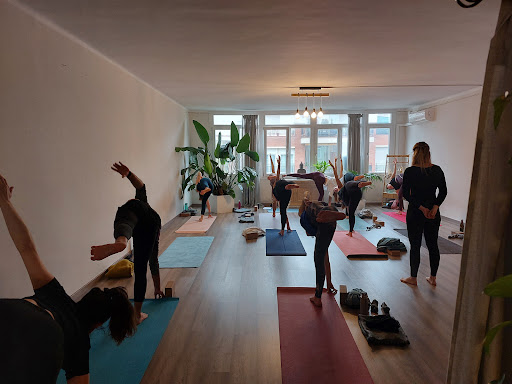 Centro de Yoga Spirit Sadhana School of Yoga – Barcelona